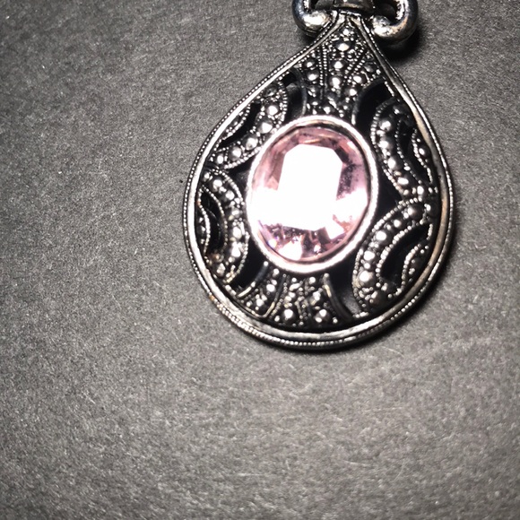 GREAT GIFT! Necklace teardrop pendant pink stone 25.5” chain tarnish free - Picture 5 of 9